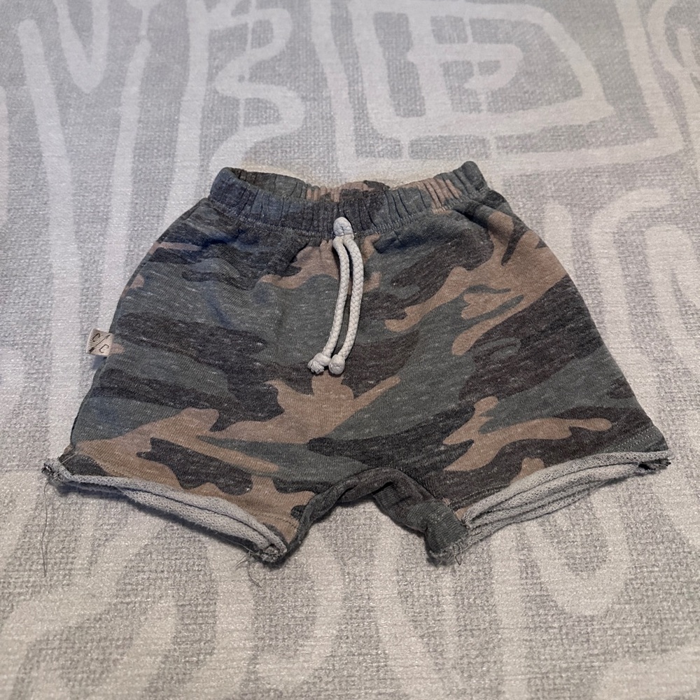 Childhoods Clothing Camo Boy Shorts 18-24m